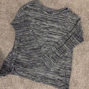 gray long sleeved tee!